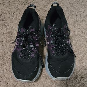 Asics Gel Venture 9 Black and Purple Athletic Shoes Sleek Design